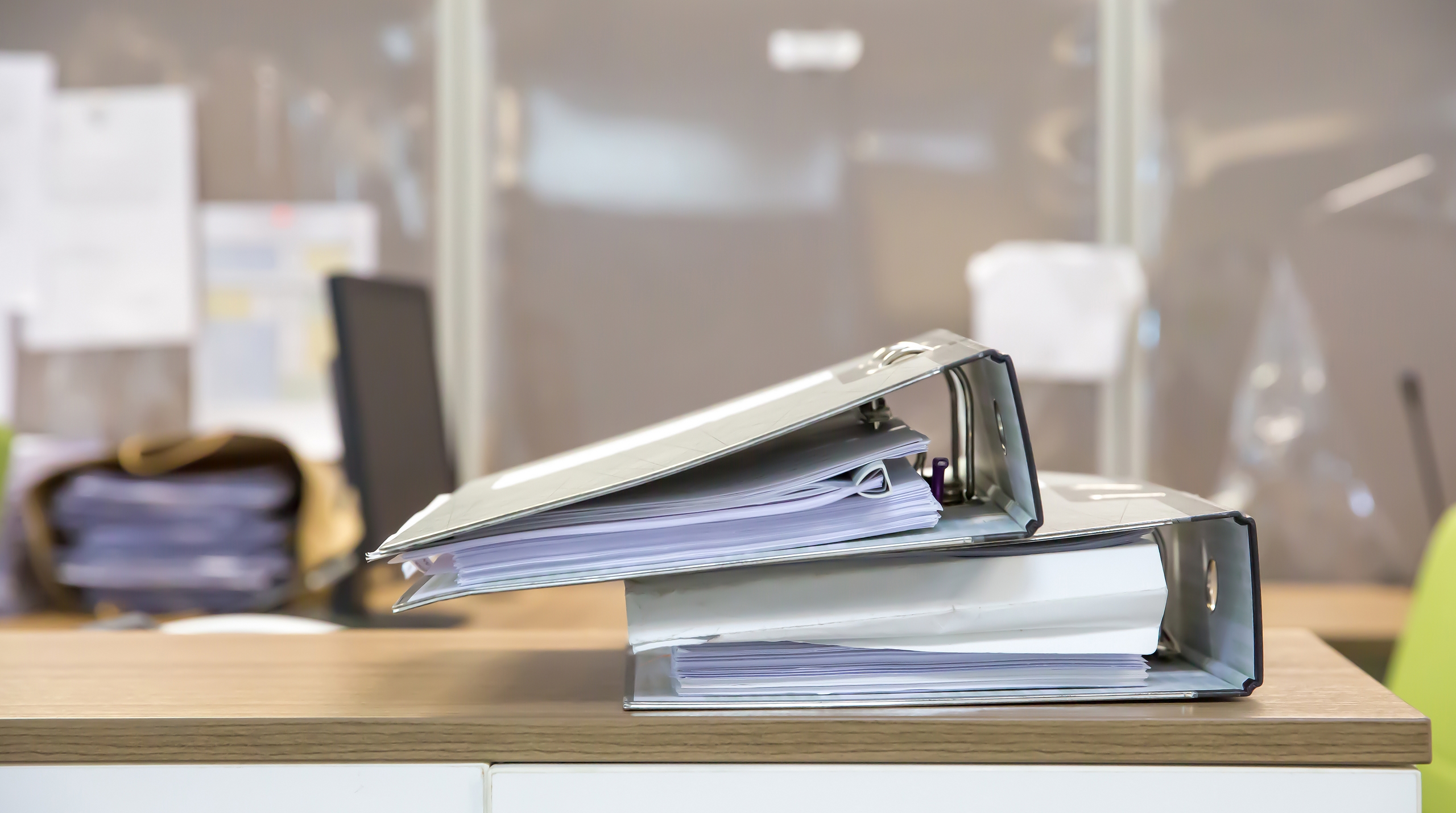 illustration-j4s-interim-recrutement-emploi-ressources-humaines-rh-cv-paris-75011-bastille-france-candidat-recruteur-2560x1430px-accueil-secretariat-transmission-documents-competences-1