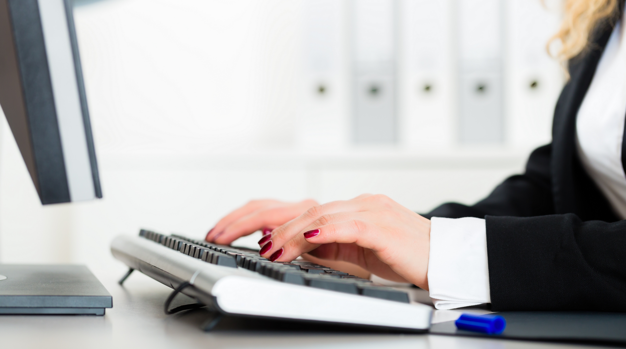 illustration-j4s-interim-recrutement-emploi-ressources-humaines-rh-cv-paris-75011-bastille-france-candidat-recruteur-2560x1430px-fiche-metier-juridique-secretaire-depot-brevet-1
