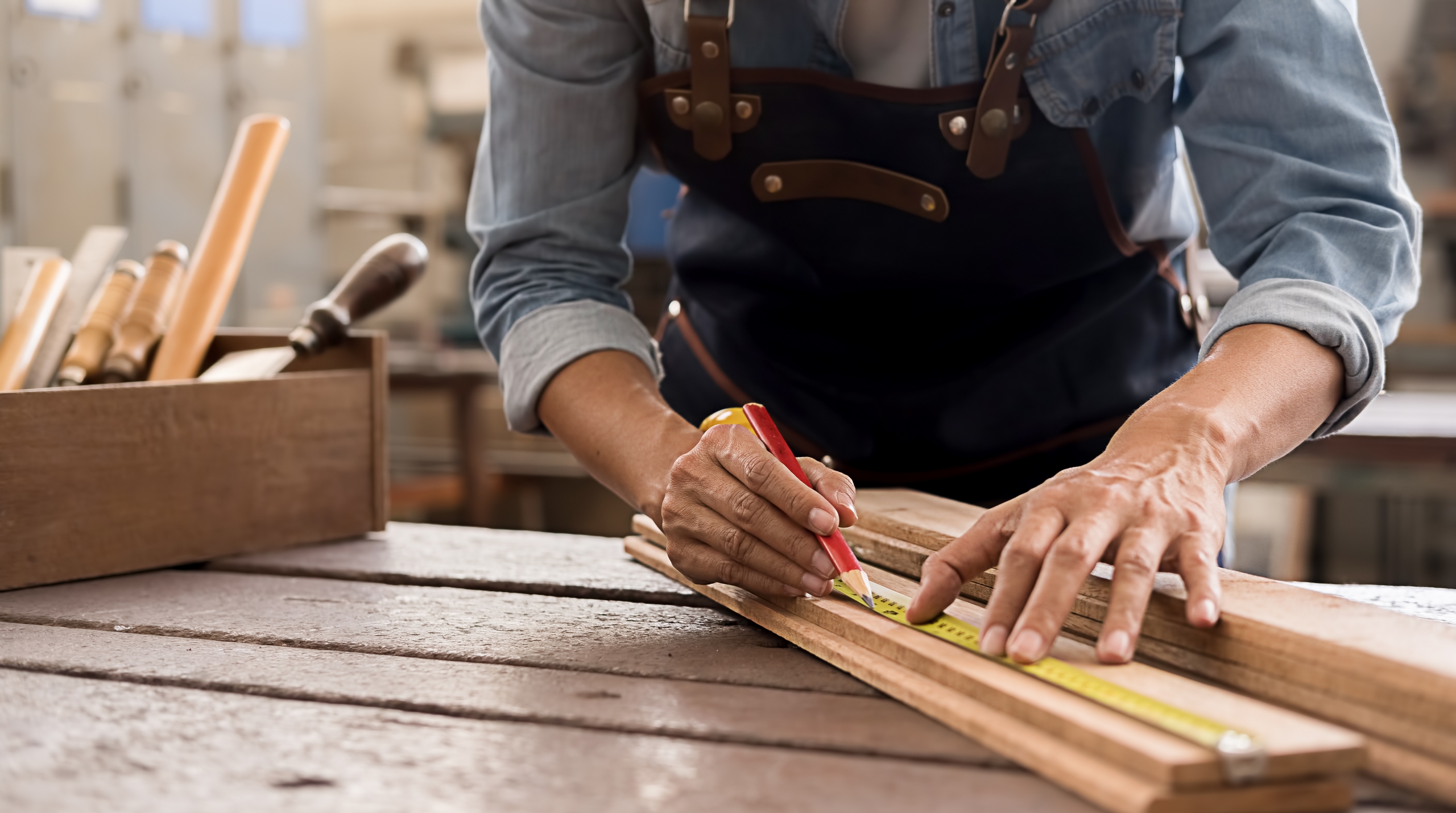 illustration-j4s-interim-recrutement-emploi-ressources-humaines-rh-cv-paris-75011-bastille-france-candidat-recruteur-2560x1430px-fiche-metier-menuisier-1