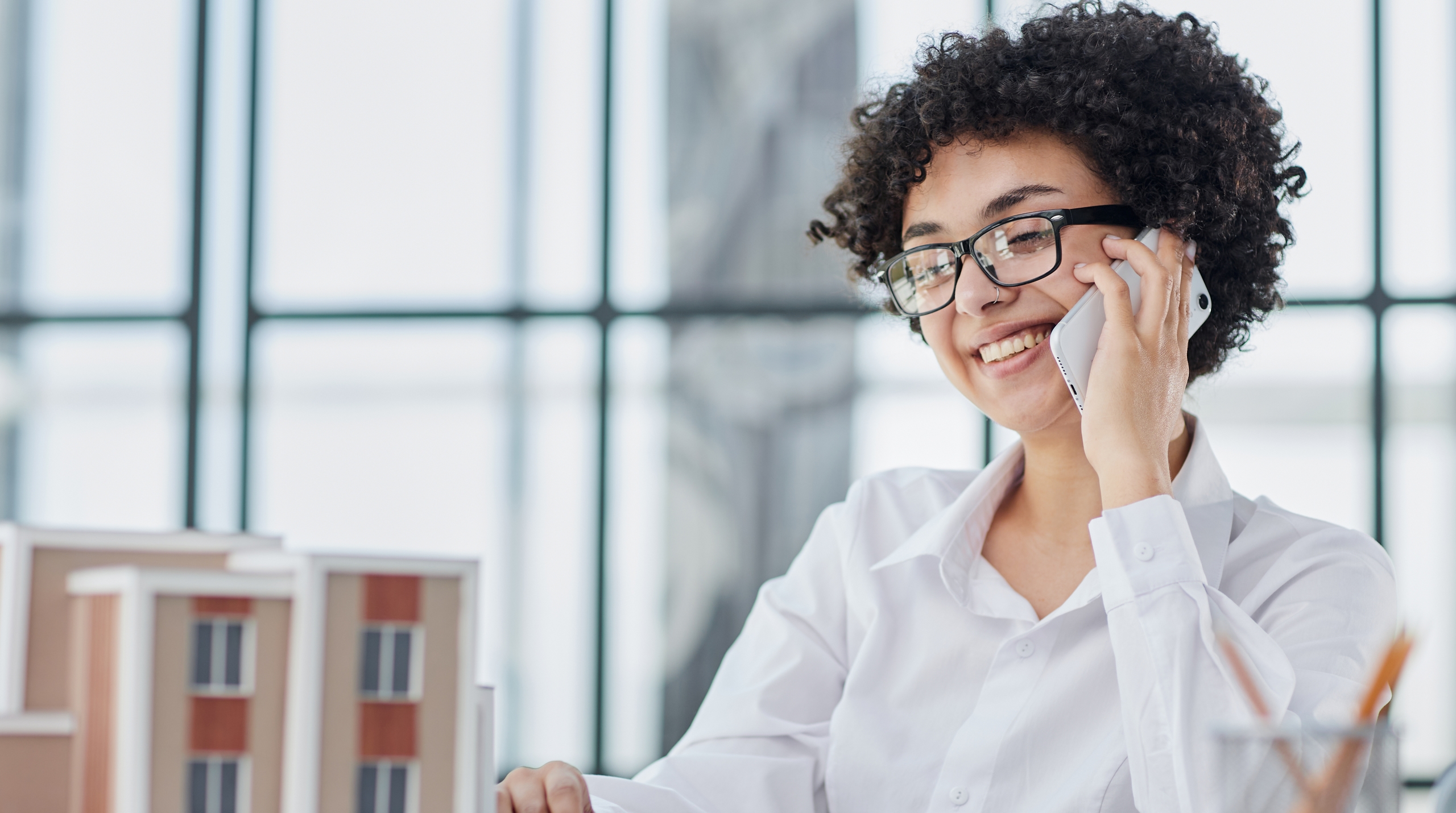illustration-j4s-interim-recrutement-emploi-ressources-humaines-rh-cv-paris-75011-bastille-france-candidat-recruteur-2560x1430px-fiche-metier-relation-teleconseiller-immobilier-1